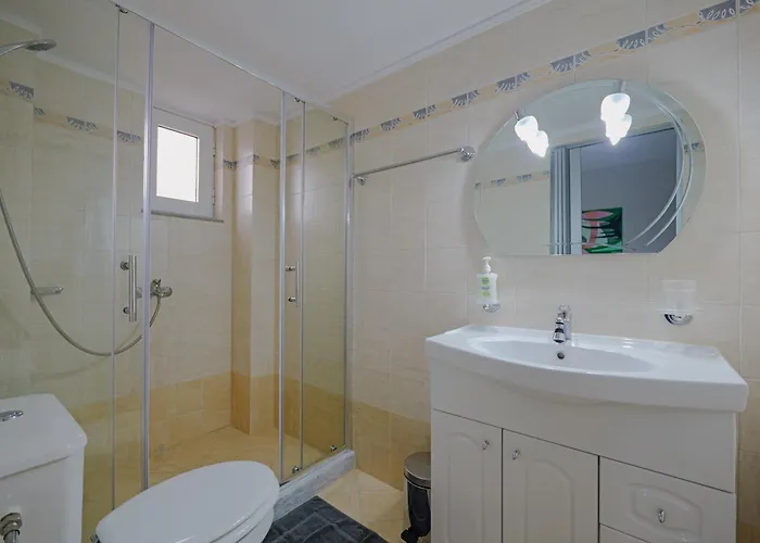 Vrion Apartament Saranda